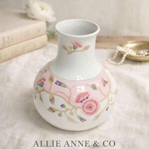 Vintage Takashimaya Porcelain Bud Vase – Mid-Century Pink Floral Decor
